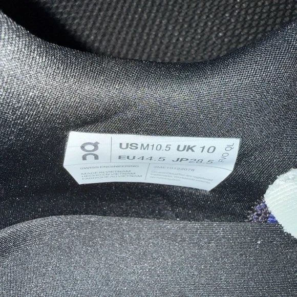 On Cloundmonster 2, M10.5 - Picture 4 of 4